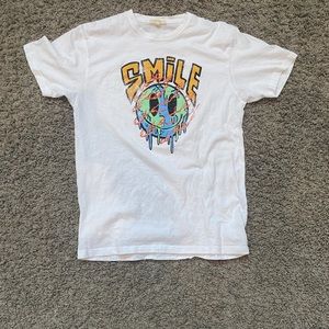 Smile graphic tee